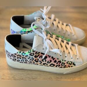 P448 Black and White Sneakers with Classic Low-Top Design